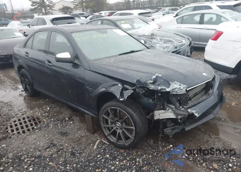 2013 Mercedes-Benz C 63 Amg from USA, damaged, VIN WDDGF7HB3DA838251